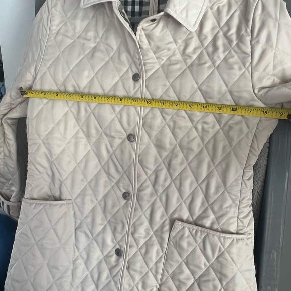 Classic Burberry diamond quilted jacket - Picture 9 of 13